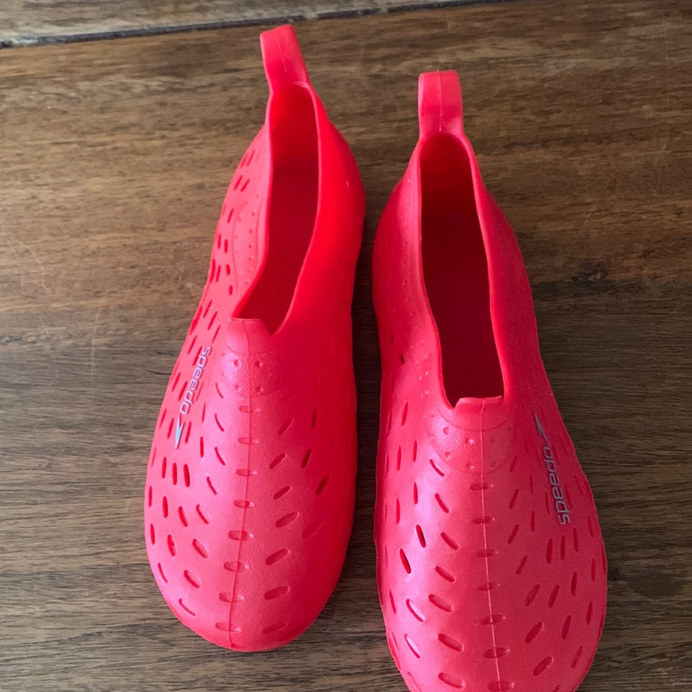 Speedo red water shoes NWOT